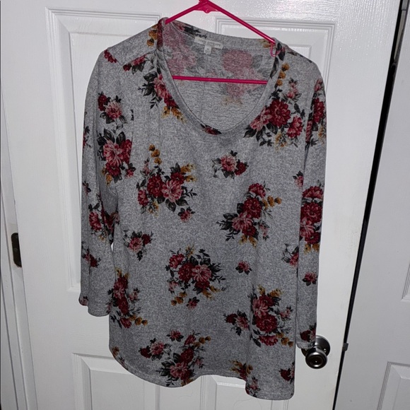 Green Envelope Gray Floral Women's Blouse - Picture 1 of 2